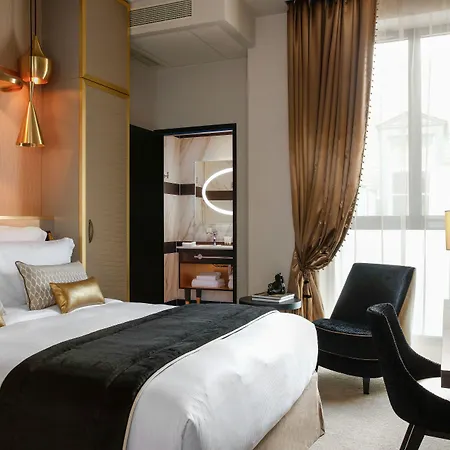 Niepce Paris, Curio Collection By Hilton Parigi