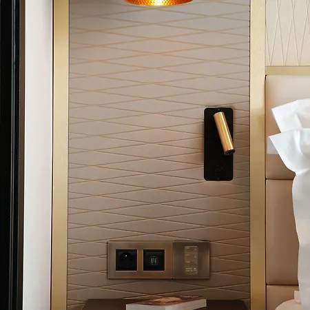 Hotel Niepce Paris, Curio Collection By Hilton Parigi