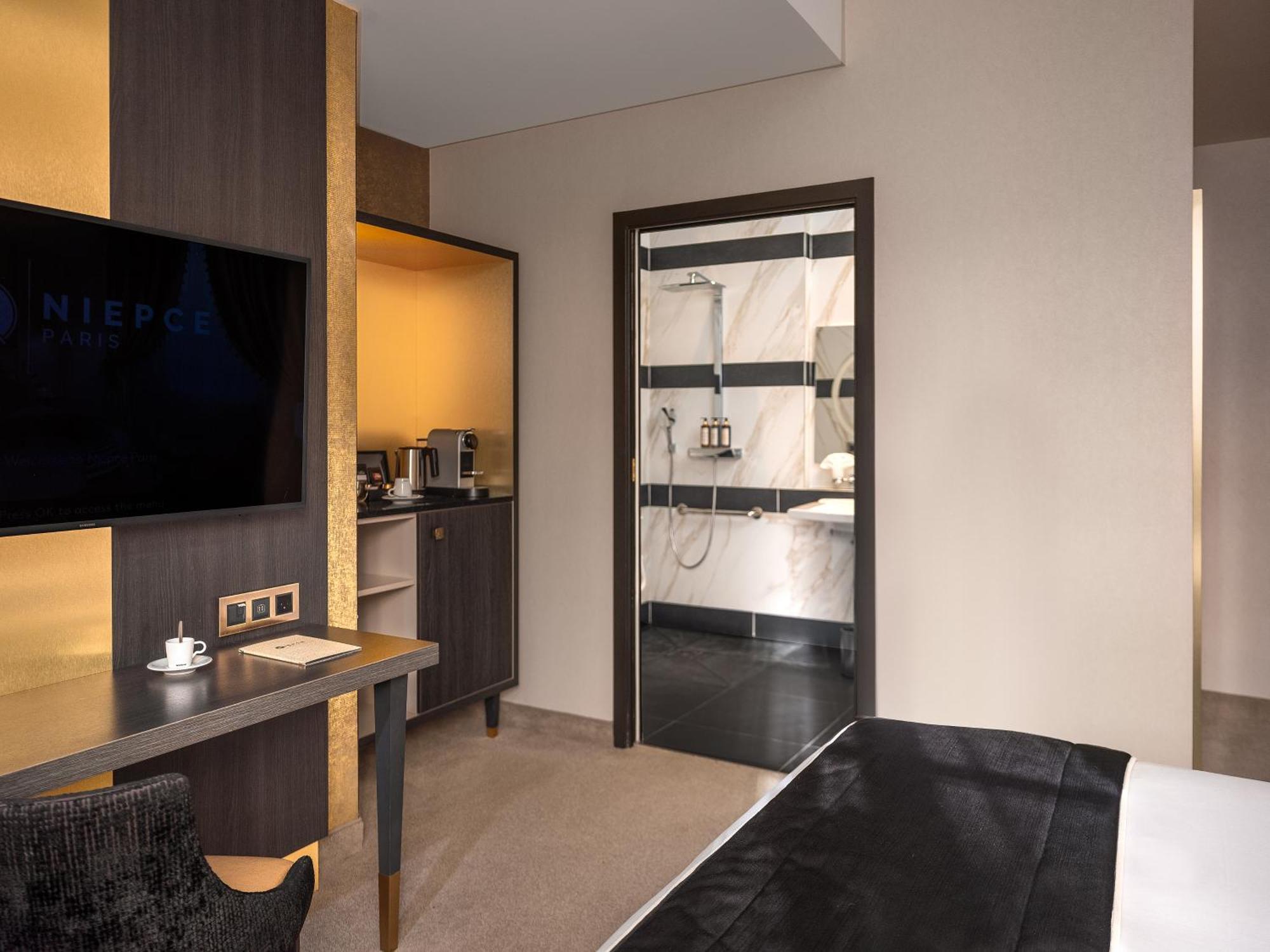 Hotel Niepce Paris, Curio Collection By Hilton 4*