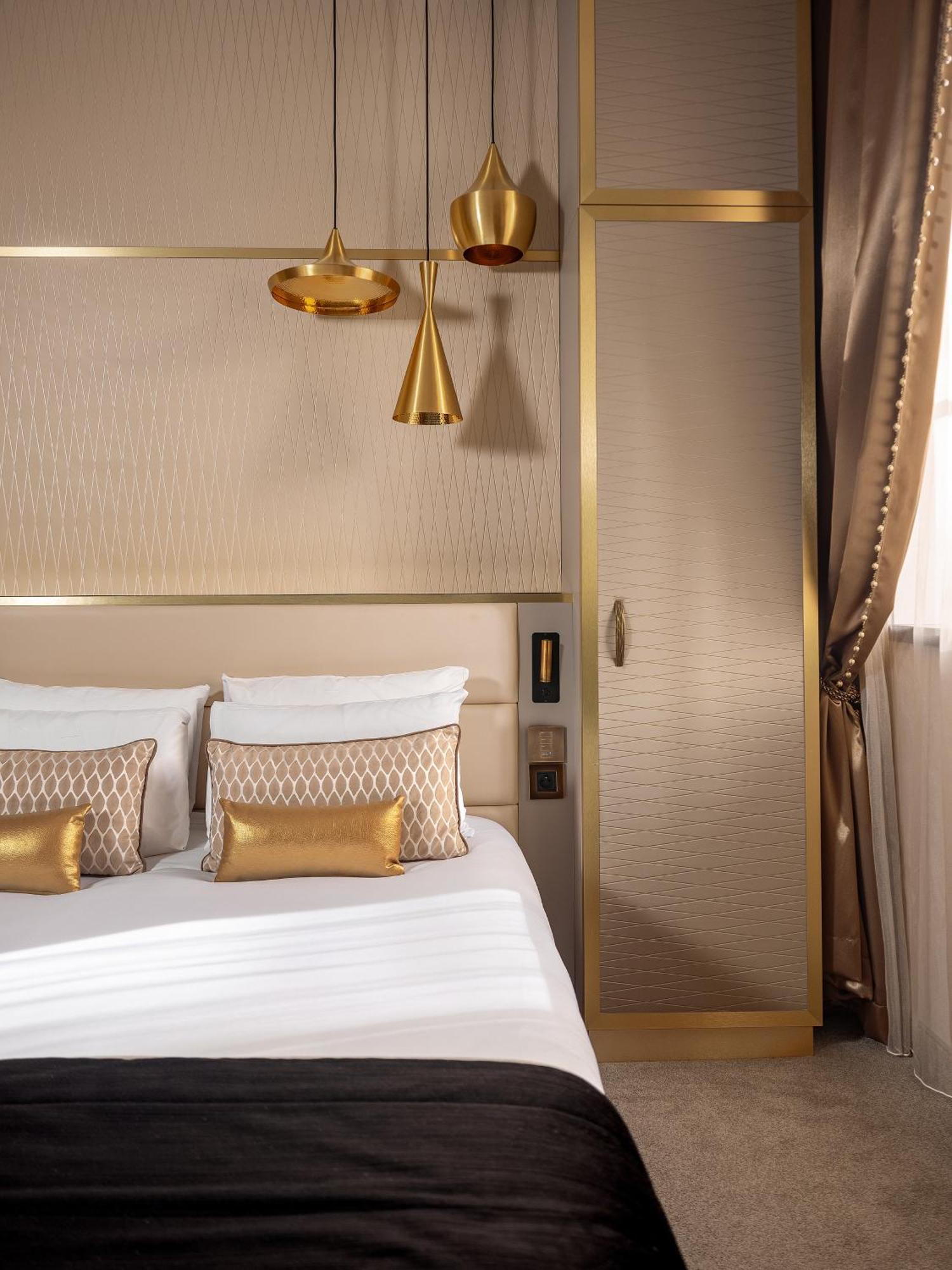 Hotel Niepce Paris, Curio Collection By Hilton Parigi