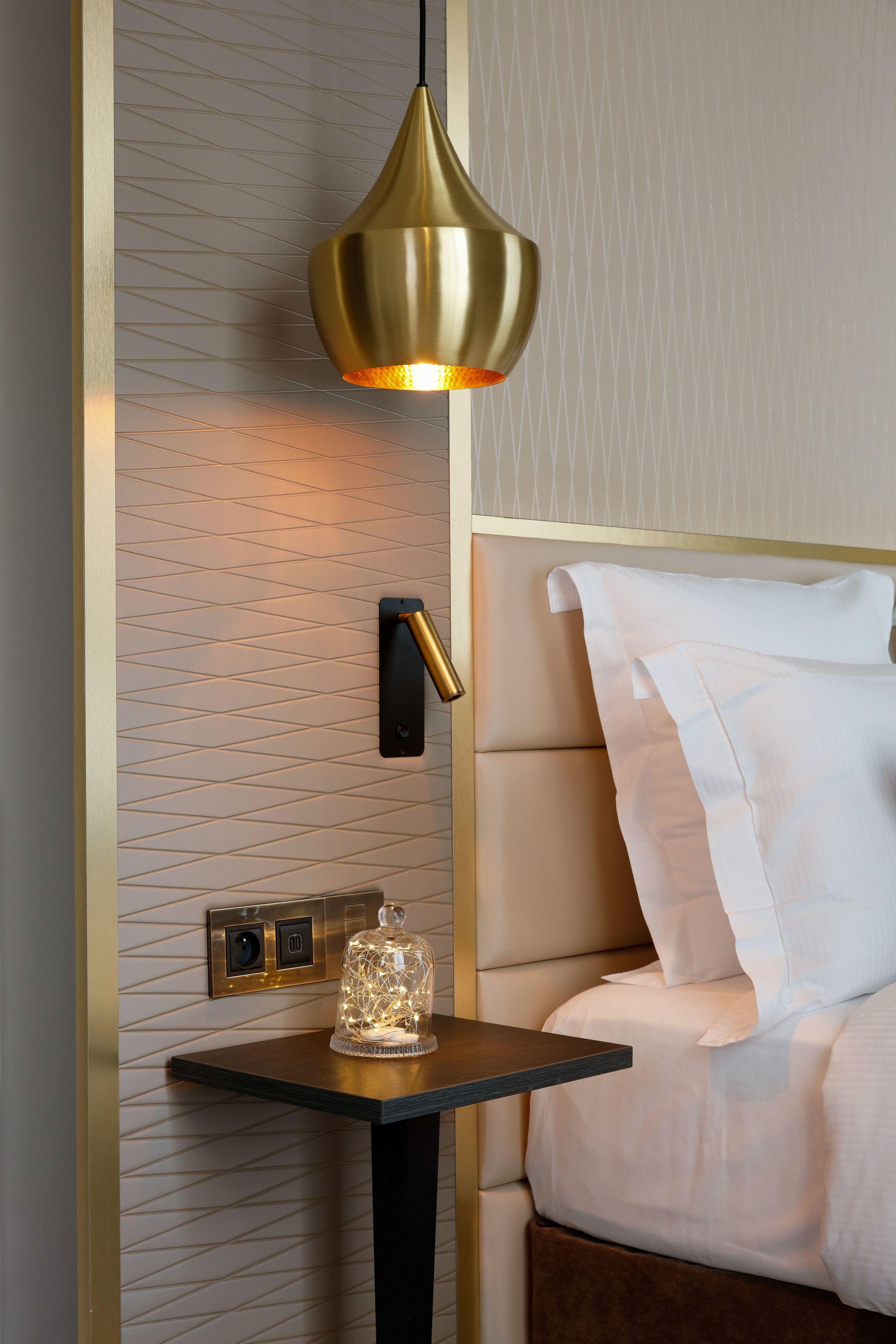 Niepce Paris, Curio Collection By Hilton Parigi