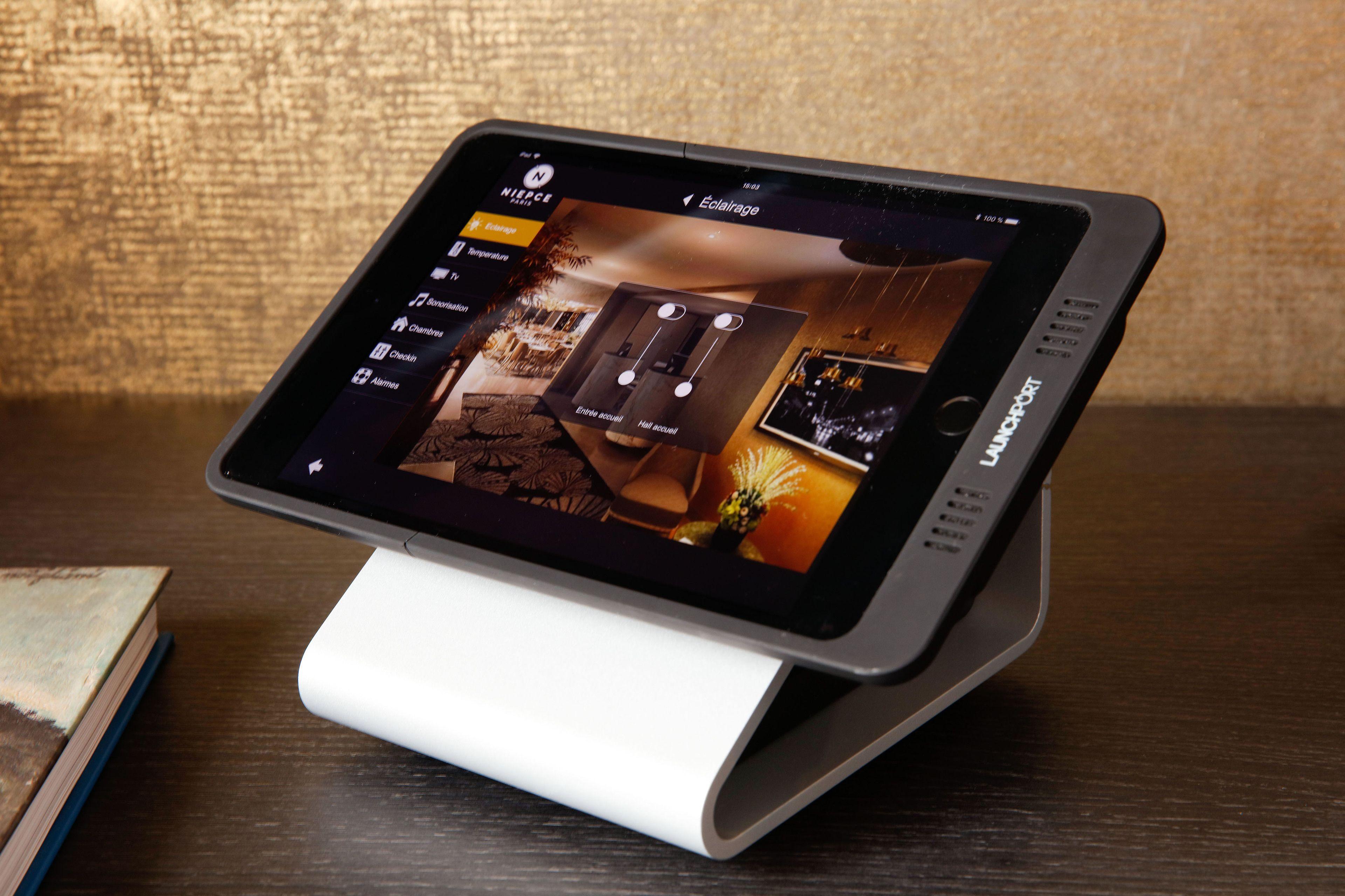 Niepce Paris, Curio Collection By Hilton Hotel