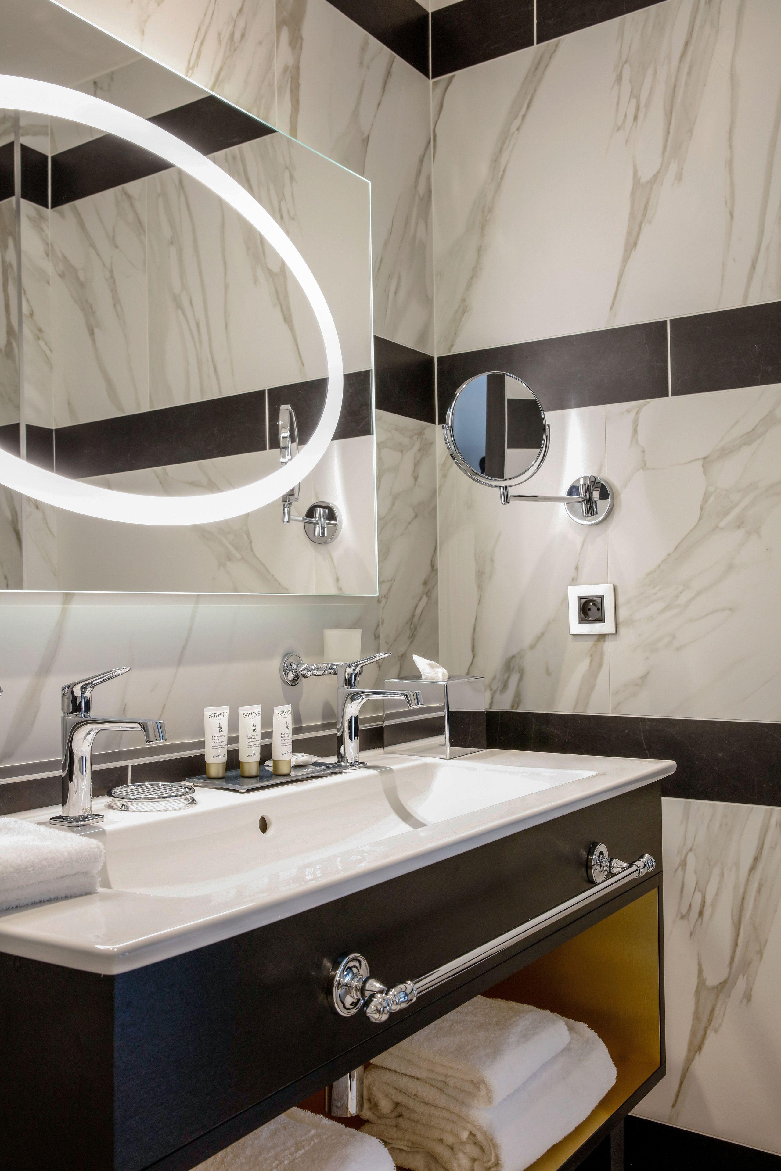 Hotel Niepce Paris, Curio Collection By Hilton Parigi