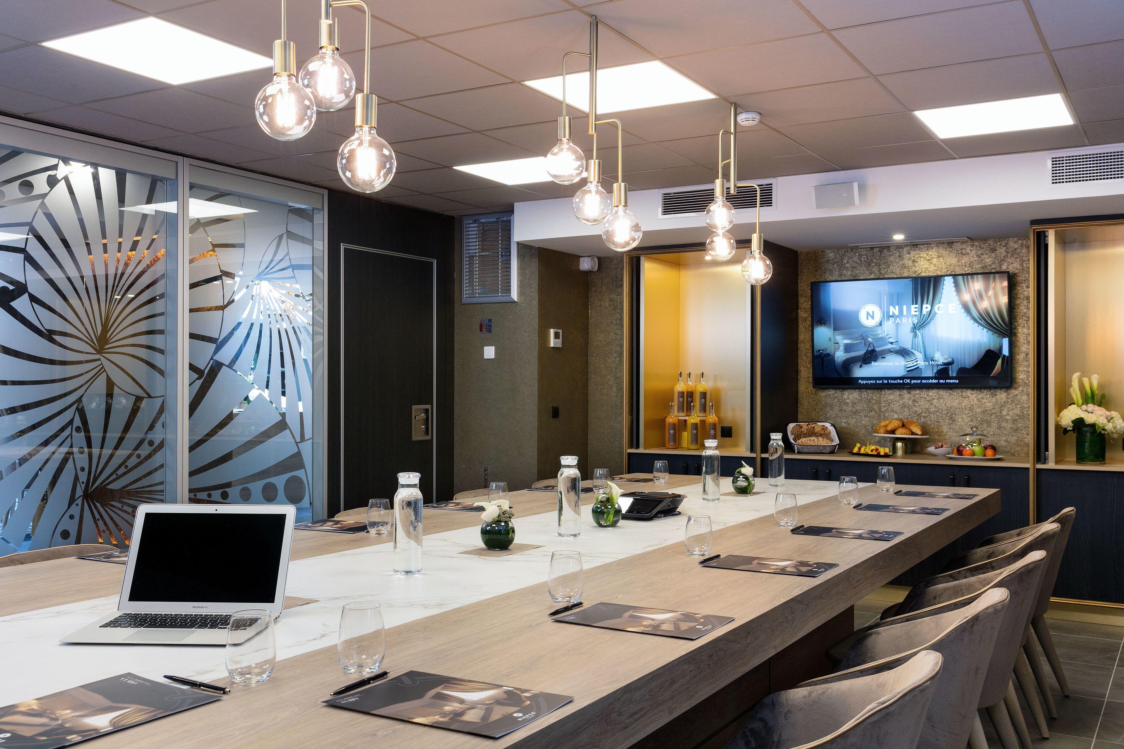 Niepce Paris, Curio Collection By Hilton Hotel 4*