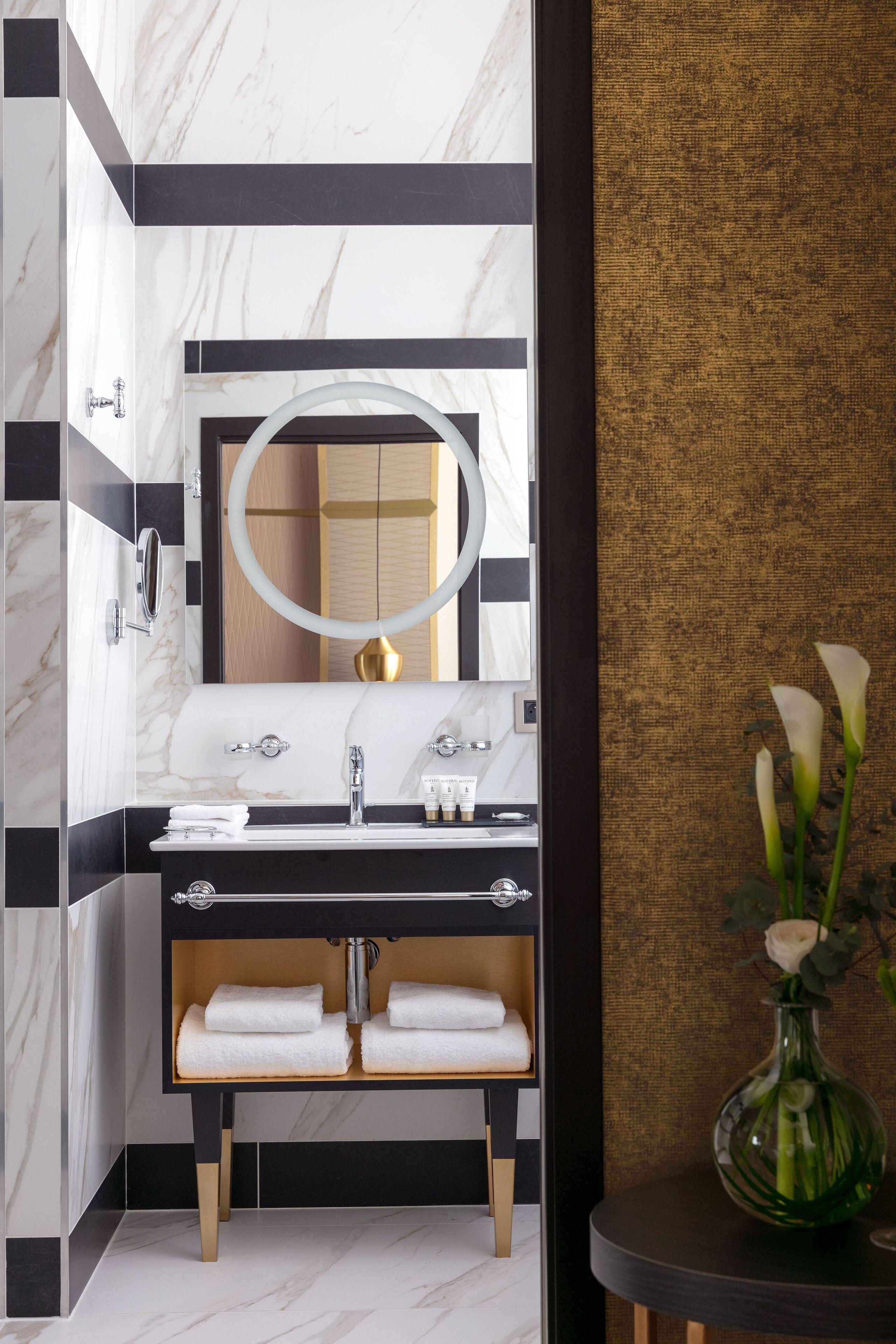 Niepce Paris, Curio Collection By Hilton Hotel 4*