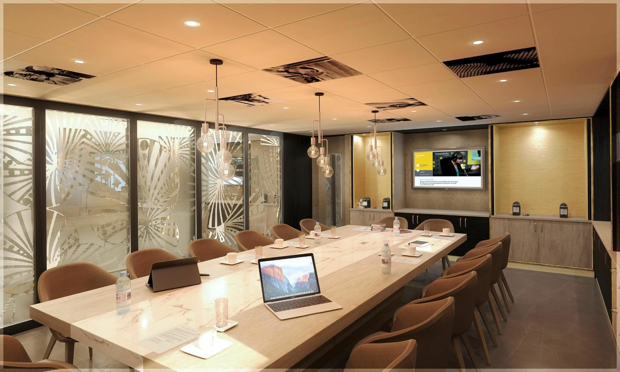 Hotel Niepce Paris, Curio Collection By Hilton 4*